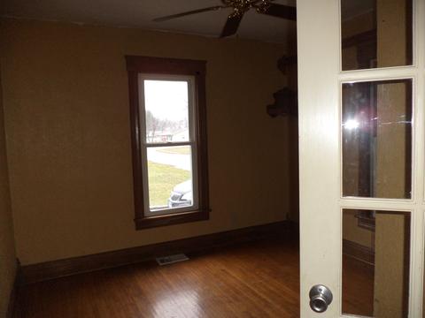 305 W North St, Mclean, IL 61754 photo 5