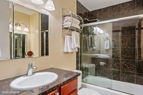 30 E Huron St #2807, Chicago, IL 60611 photo 12