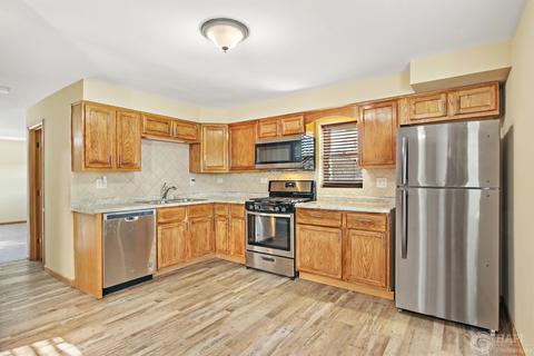606 Columbus St, Mchenry, IL 60050 photo 4