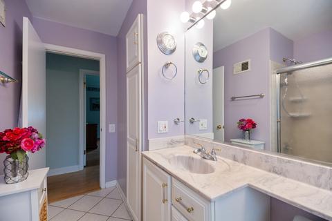 390 N Wolf Rd, Des Plaines, IL 60016 photo 9