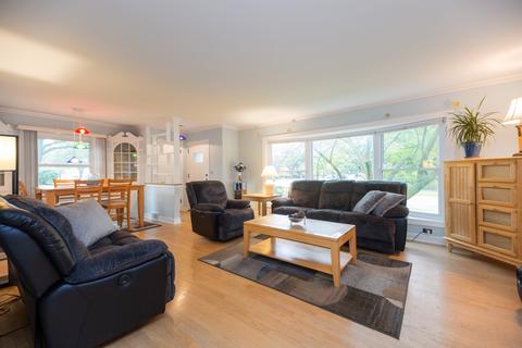 390 N Wolf Rd, Des Plaines, IL 60016 photo 2