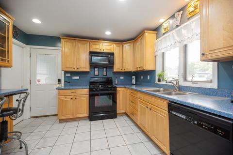 390 N Wolf Rd, Des Plaines, IL 60016 photo 3