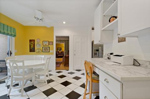 9301 Ridgeway Ave, Evanston, IL 60203 photo 4