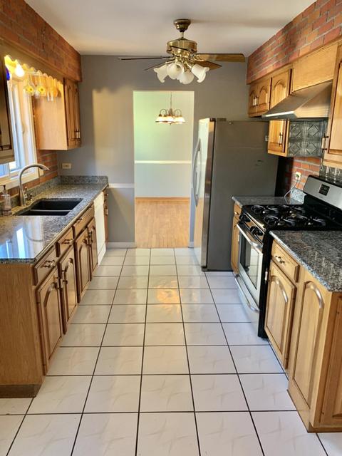 614 E Comstock Ave, Addison, IL 60101 photo 7