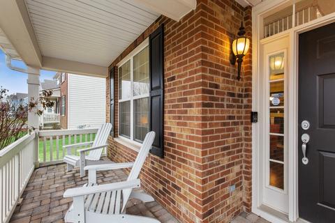 308 Comstock Dr, Elgin, IL 60124 photo 2