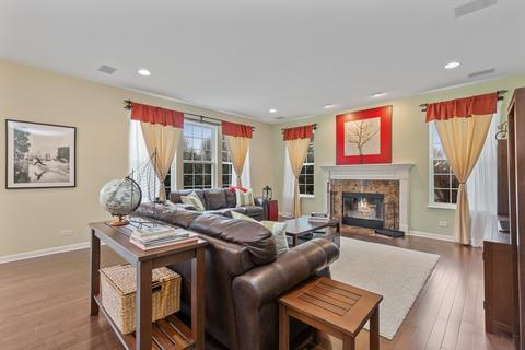 308 Comstock Dr, Elgin, IL 60124 photo 9