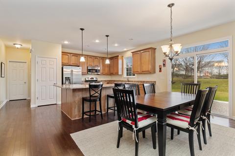 308 Comstock Dr, Elgin, IL 60124 photo 7