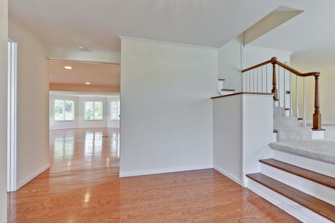 3790 Winston Dr, Hoffman Estates, IL 60192 photo 2