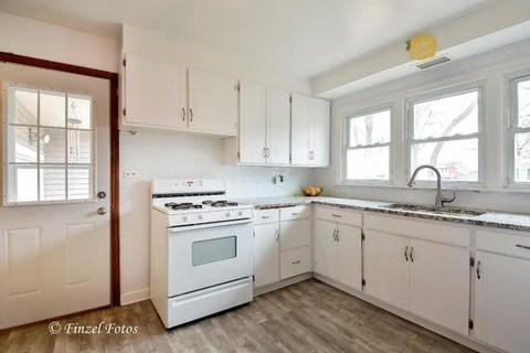 814 Morgan St, Elgin, IL 60123 photo 3