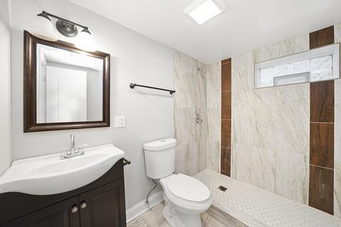 560 E 105th Pl, Chicago, IL 60628 photo 17