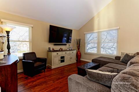 419 Harvard Ct, Bartlett, IL 60103 photo 3