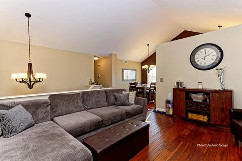 419 Harvard Ct, Bartlett, IL 60103 photo 2