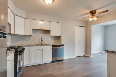 713 Lakeside Circle Dr, Wheeling, IL 60090 photo 2