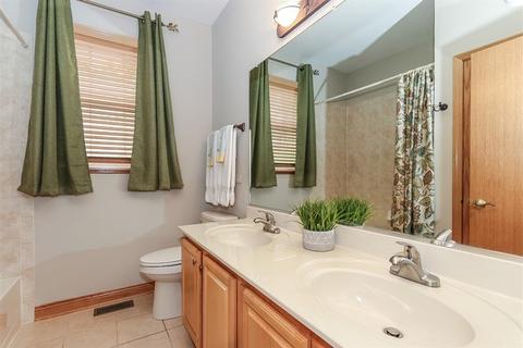 398 Fairway Dr, Bartlett, IL 60103 photo 24