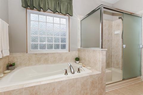 398 Fairway Dr, Bartlett, IL 60103 photo 21
