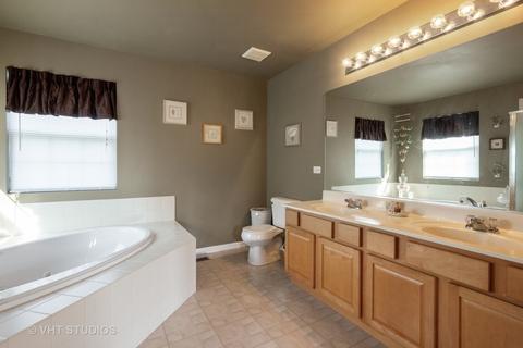 1504 Broadlawn Dr, Plainfield, IL 60586 photo 9