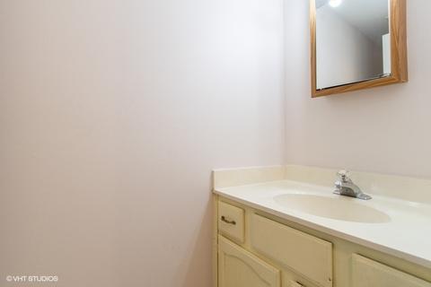 173 Gregory St #15, Aurora, IL 60504 photo 9