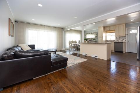 1153 Willson Dr, Des Plaines, IL 60016 photo 2