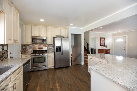 1153 Willson Dr, Des Plaines, IL 60016 photo 3