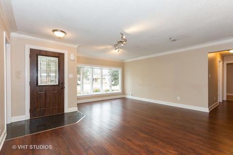 906 E 8th St, Lockport, IL 60441 photo 2