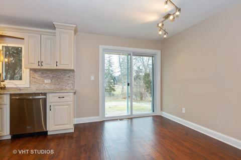 906 E 8th St, Lockport, IL 60441 photo 6