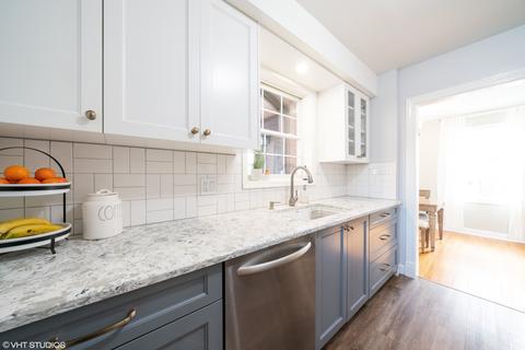 823 S Wheaton Ave, Wheaton, IL 60189 photo 8