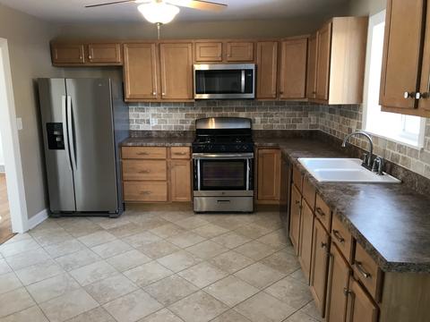 4815 Gregory St, Mchenry, IL 60050 photo 2
