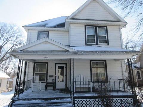 303 E 3rd St, Prophetstown, IL 61277 photo 1