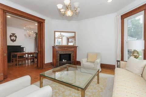 464 Laurel St, Elgin, IL 60120 photo 4