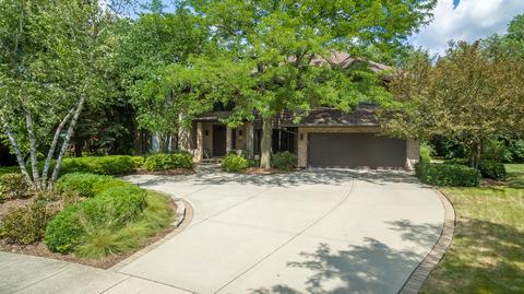 6205 Squire Ln, Willowbrook, IL 60527 photo 2