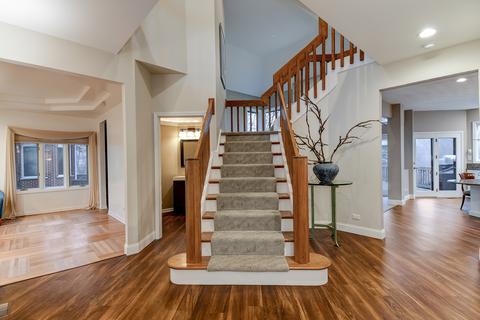 6205 Squire Ln, Willowbrook, IL 60527 photo 4