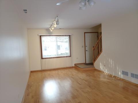 1498 Chippewa Trl, Wheeling, IL 60090 photo 2
