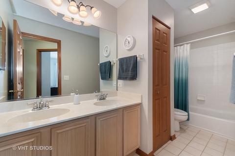 1685 Pinnacle Ct, Aurora, IL 60502 photo 13