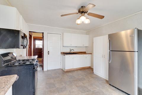 910 S Madison St, Bloomington, IL 61701 photo 17