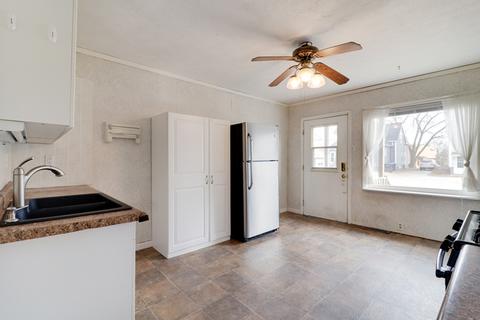 910 S Madison St, Bloomington, IL 61701 photo 15