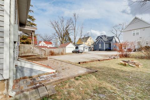 910 S Madison St, Bloomington, IL 61701 photo 5