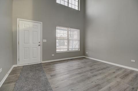 5906 Emerald Pointe Dr, Plainfield, IL 60586 photo 2