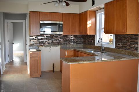 8518 S Central Ave, Burbank, IL 60459 photo 4