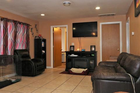 14641 Spaulding Ave, Midlothian, IL 60445 photo 4