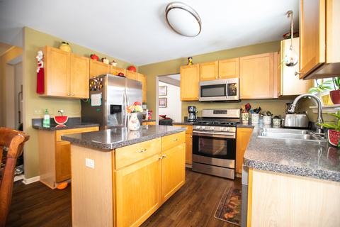1004 Dewey St, Harvard, IL 60033 photo 3