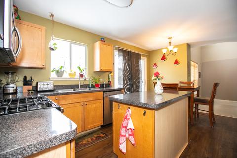1004 Dewey St, Harvard, IL 60033 photo 4