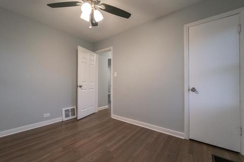 17523 Roy St, Lansing, IL 60438 photo 3