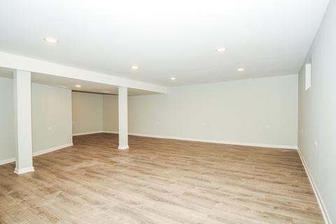 8832 Dee Rd, Des Plaines, IL 60016 photo 18