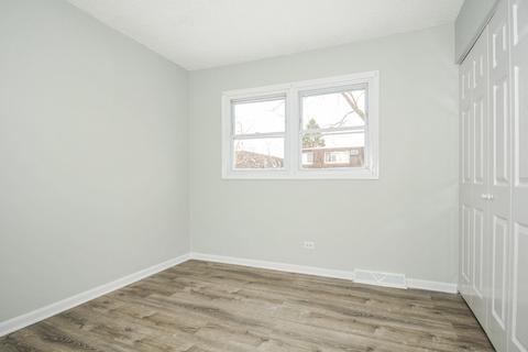 8832 Dee Rd, Des Plaines, IL 60016 photo 14