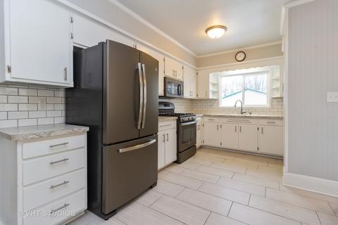 1045 S Elm Ave, Kankakee, IL 60901 photo 7