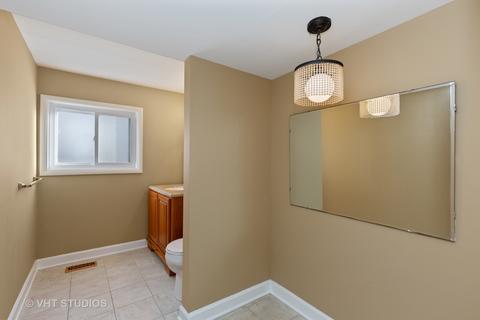 1365 Dennison Rd, Hoffman Estates, IL 60169 photo 12
