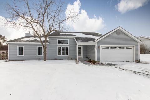 1192 Pinetree Ln, Bartlett, IL 60103 photo 1