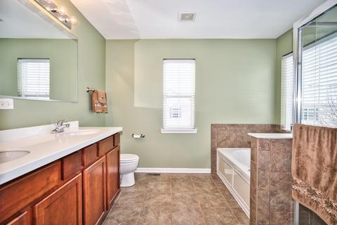 5936 Chatham Dr, Hoffman Estates, IL 60192 photo 22