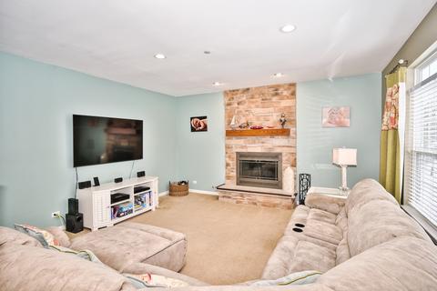 5936 Chatham Dr, Hoffman Estates, IL 60192 photo 12