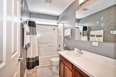 5936 Chatham Dr, Hoffman Estates, IL 60192 photo 27